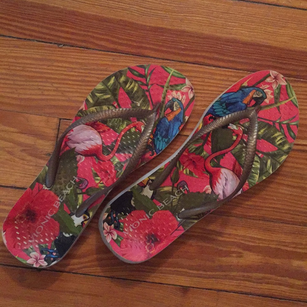 Vionic Paradise Flip Flop size 8
